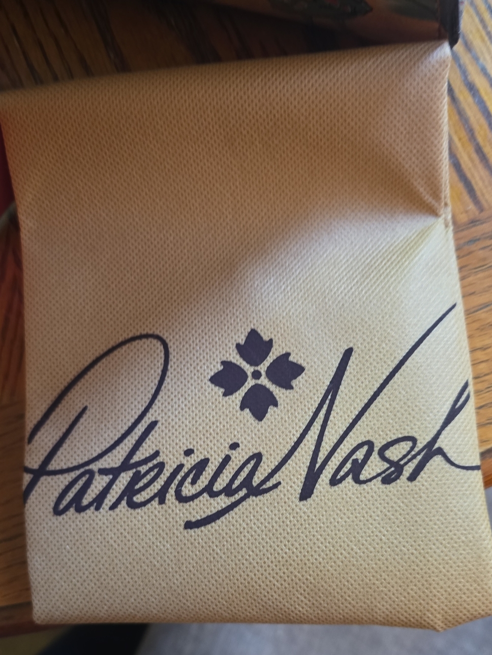 NWT Patricia Nash Beautifil Girl Crossbody Bag - Picture 6 of 9